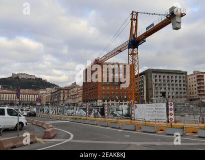 Napoli - Gru edile al terminal Marittimo Banque D'Images