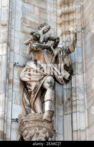 Saint Christopher, statue sur la cathédrale de Milan, Duomo di Santa Maria Nascente, Milan, Lombardie, Italie Banque D'Images