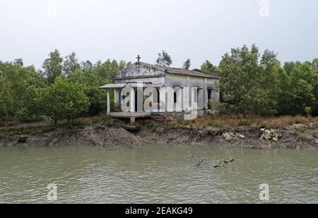 Église chrétienne dans le parc national de Sundarbans, Bengale-Occidental, Inde Banque D'Images