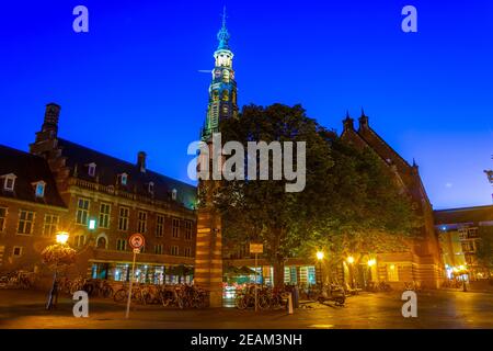 Vue de nuit de l'hôtel de ville de Leiden, pays-Bas Banque D'Images