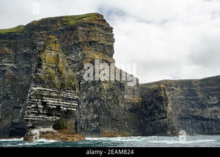 Excursion en bateau sur les falaises de Moher à la sauvage Atlantic Way Banque D'Images