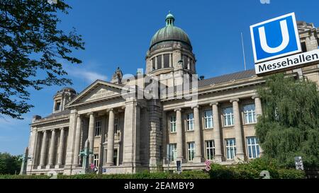 HAMBOURG, ALLEMAGNE - 18 janvier 2021 : HAMBOURG, ALLEMAGNE 12 août 2020. Le Hamburgs Oberstes Gericht est le 'Tribunal supérieur régional hanséatique' de l'U Mes Banque D'Images
