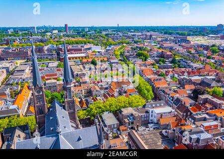 Vue aérienne de Delft avec la partie arrière de l'église Niuewe Kerk, pays-Bas Banque D'Images