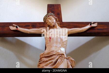 Crucifixion dans la cathédrale mère Teresa de Vau i Dejes, Albanie Banque D'Images