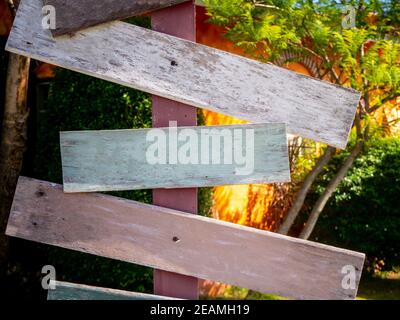 Jardin d'été panneau en bois, ajoutez votre propre texte. Banque D'Images