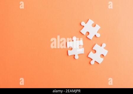 puzzle blanc trois feuilles de papier Banque D'Images