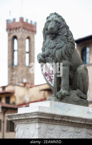 Florence, Italie - 2021, janvier 31 : le lion de Marzocco est l'un des symboles de la ville. Il est situé sur la Piazza Signoria, en face du Palazzo Vecchio. Banque D'Images