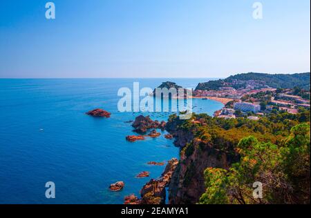 Vue panoramique sur la plage de Tossa de Mar. Costa Brava, Catalogne, Espagne Banque D'Images