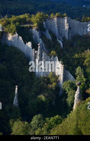 Les Pyramides de zone près du Lago d'Iseo, Brescia, Lombardie, Italie. Banque D'Images