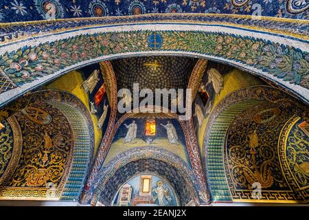Magnifiques mosaïques de la Basilique de San vitale, site classé au patrimoine mondial de l'UNESCO, Ravenne, Émilie-Romagne, Italie, Europe Banque D'Images