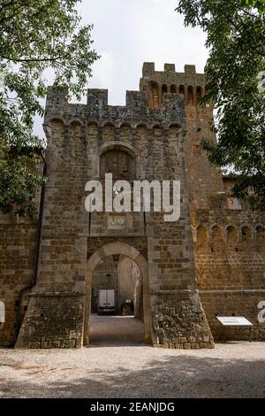 Castello di Spedaletto, Val d'Orcia, site classé au patrimoine mondial de l'UNESCO, Toscane, Italie, Europe Banque D'Images