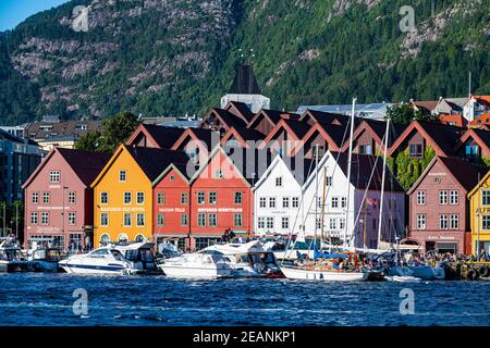 Bryggen, série de bâtiments hanséatiques, site classé au patrimoine mondial de l'UNESCO, Bergen, Norvège, Scandinavie, Europe Banque D'Images