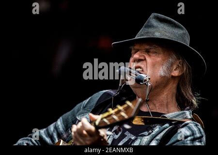Roskilde, Danemark. 1er juillet 2016. Le canadien, chanteur, auteur-compositeur et musicien Neil Young donne un concert au festival de musique danois Roskilde Festival 2016. (Crédit photo: Gonzales photo - Lasse Lagoni). Banque D'Images