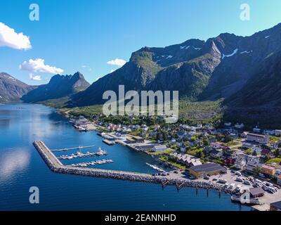 Antenne de Gryllefjord, Senja, route pittoresque de Senja, Norvège, Scandinavie, Europe Banque D'Images