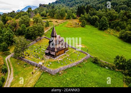 Eglise Urnes Stave, site classé au patrimoine mondial de l'UNESCO, Lustafjorden, Norvège, Scandinavie, Europe Banque D'Images