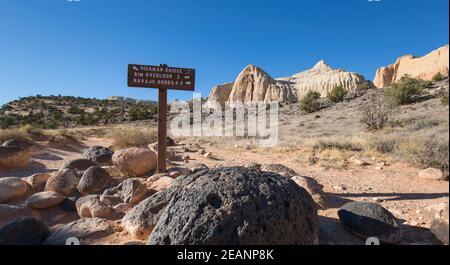 Panneau à la jonction du pont Hickman, Rim Overlook et Navajo Knobs Trails, Fruita, parc national de Capitol Reef, Utah, États-Unis d'Amérique Banque D'Images