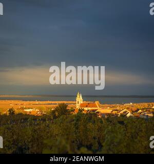 Village de Rust sur le lac Neusiedlersee dans le Burgenland Banque D'Images