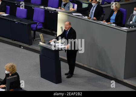 Berlin, Allemagne. 10 février 2021. Gregor Gysi. Homme politique allemand. Décembre 1989 à janvier 1993 Président du PDS; 1990 Président du groupe PDS dans la Chambre populaire.membre du Bundestag de 1990 à 2002 et depuis 2005; 1990 à 2000 et 2005 à 2015 Président du groupe parlementaire Die Linke. Crédit : Juergen Nowak/Alay Live News Banque D'Images