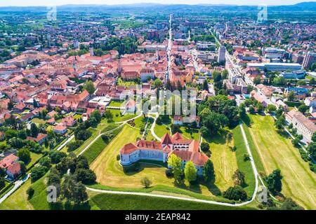 Ville historique de Varazdin vue aérienne, destination touristique baroque Banque D'Images