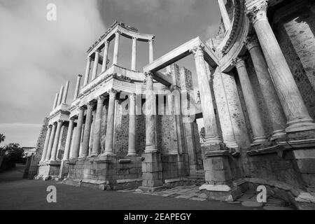 Europe, Espagne, Badajoz, Merida, l'ancien théâtre romain (Teatro Romano de Mérida) montrant le paysage et la scène Banque D'Images