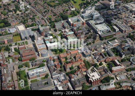 Vue aérienne du campus principal de l'Université de Manchester, une université publique de recherche, située sur Oxford Road, Manchester Banque D'Images