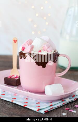 Chocolat chaud avec des guimauves Banque D'Images