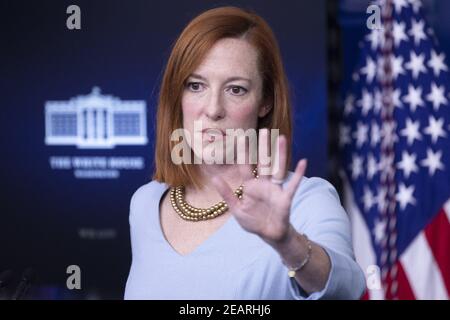 Jen Psaki, Attachée de presse de la Maison Blanche, tient une réunion d'information dans la salle d'information de presse James Brady de la Maison Blanche, à Washington, DC, Etats-Unis, le 10 février 2021. Banque D'Images