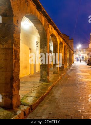 Vue nocturne des Shambles dans le centre de Wetherby, West Yorkshire Banque D'Images