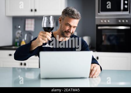 Dîner-dégustation de vins virtuel Banque D'Images