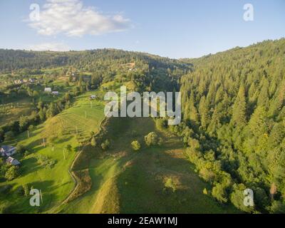 Vue aérienne de Great Green Ridge, paysage de montagne boisée Banque D'Images