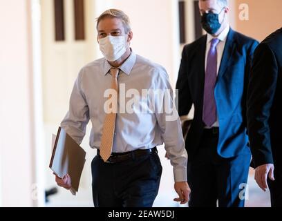 Le représentant Jim Jordan, R-OH, arrive pour la deuxième journée du procès de destitution de l'ancien président Donald Trump au Capitole des États-Unis, à Washington, DC, le mercredi 10 février 2021. Les responsables de la mise en accusation dépreront l'argument selon lequel Trump était « responsable » de l'attaque du 6 janvier au Capitole des États-Unis et qu'il devrait être condamné et interdit de reprendre des fonctions publiques. Crédit : Kevin Dietsch/Pool via CNP | utilisation dans le monde entier Banque D'Images