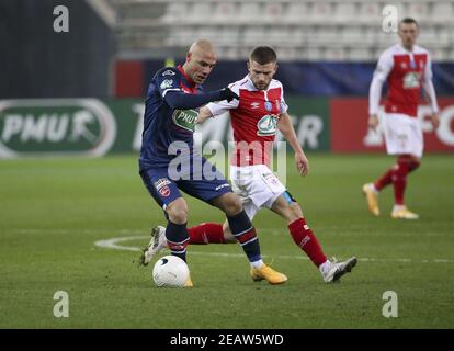 Jaba Kankava de Valenciennes, Xavier Chavalerin de Reims pendant la coupe française, ronde de 64 match de football entre Stade de Reim / LM Banque D'Images