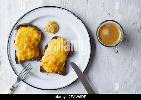 pub anglais grub gallois rarebit sauce au fromage toast Banque D'Images