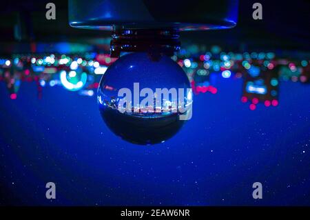 L'horizon de Yokohama se reflète dans le cristal Banque D'Images