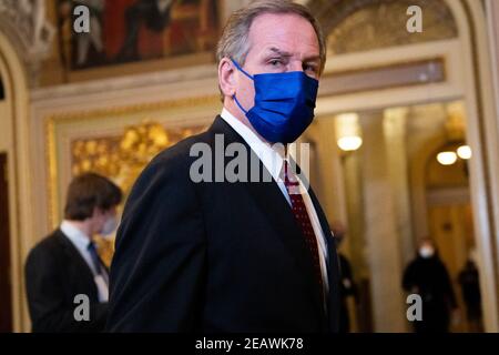 Washington DC, États-Unis. 10 février 2021. L'avocat de Trump, Michael T. van der Veen, se rend dans la salle de réception du Sénat pendant la deuxième journée du deuxième procès de l'ancien président Donald Trump au Capitole des États-Unis à Washington, DC, le mercredi 10 février 2021. Photo de piscine par Brandon Bell/UPI crédit: UPI/Alay Live News Banque D'Images