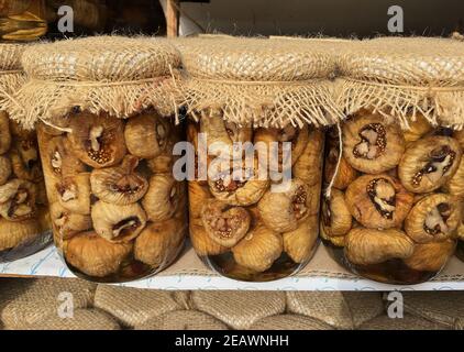 Confiture de figues maison en pots Banque D'Images