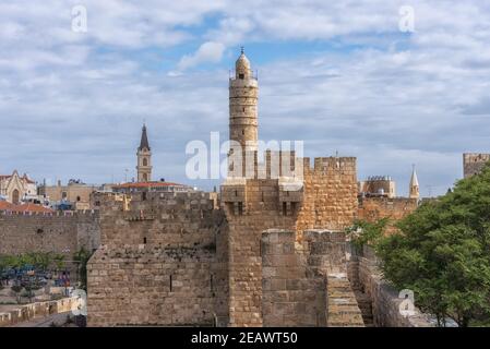 La Tour de David, la Citadelle près de la porte de Jaffa. Le mur de la vieille ville de Jérusalem. Photo de voyage Banque D'Images