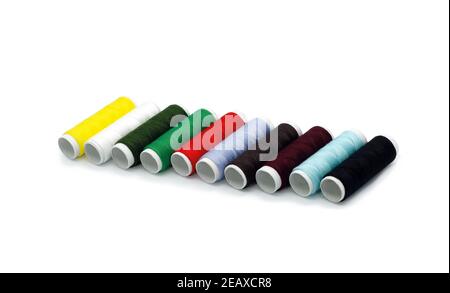 Jeu de fils de couleur. Gros plan. Isolé sur fond blanc. Banque D'Images