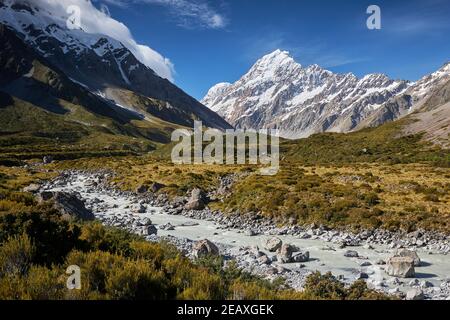 Aoraki Mt Cook vue depuis la rivière Hooker dans la vallée de Hooker, parc national de Mt Cook Banque D'Images