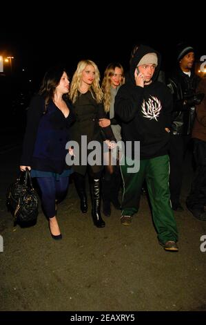 Jessica Simpson et Ashlee Simpson assistent aux arrivées pour LES BOISSONS AMERICA lance LA VODKA TRUMP au club de nuit les deux le 17 janvier 2007 à Los Angeles, Californie. Banque D'Images