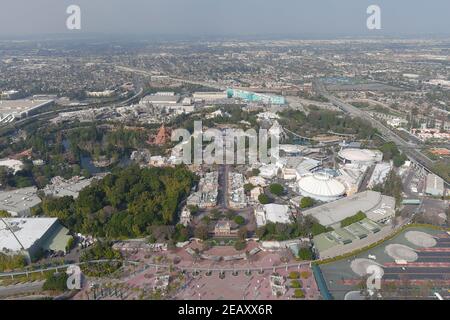 Une vue aérienne du parc Disneyland, le mercredi 10 février 2021, à Anaheim, Calif. Banque D'Images