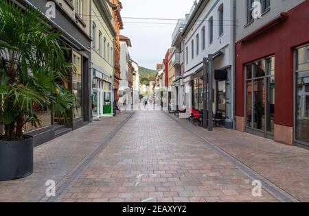 Vue sur la ville de Neustadt an der Weinstraße, une ville du Land de Rhénanie-Palatinat en Allemagne Banque D'Images