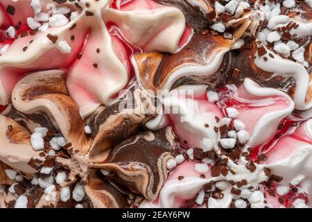 Vue rapprochée de la glace à la vanille et du chocolat. Banque D'Images