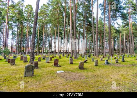 STOCKHOLM, SUÈDE, 21 AVRIL 2019 : statue de la Résurrection à la croix sainte du Skogskyrkogarden, cimetière classé au patrimoine mondial de l'UNESCO, à Stockholm, en Suède Banque D'Images