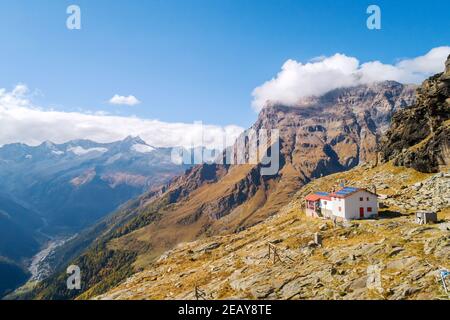 Valmalenco (IT), refuge de Longoni, 2450 s.l. m, vue aérienne Banque D'Images