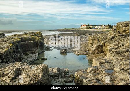 Porthcawl front de mer et rockpool sur la côte sud du pays de Galles en janvier, hiver Banque D'Images