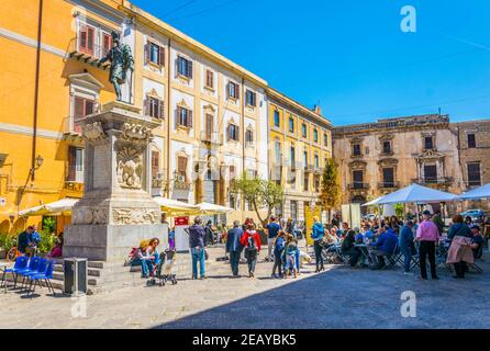 PALERME, ITALIE, 23 AVRIL 2017 : vue sur une place Piazza Bologni à Palerme, Sicile, Italie Banque D'Images