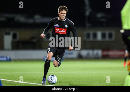 Copenhague, Danemark. 10 février 2021. Emil Holm (3) de SoenderjyskE vu dans le match de Pokalen de Sydbank entre Fremad Amager et SoenderjyskE à Sundby Idraetsprack à Copenhague. (Crédit photo : Gonzales photo/Alamy Live News Banque D'Images