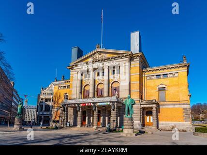 OSLO, NORVÈGE, 16 AVRIL 2019 : vue du théâtre national d'Oslo, Norvège Banque D'Images