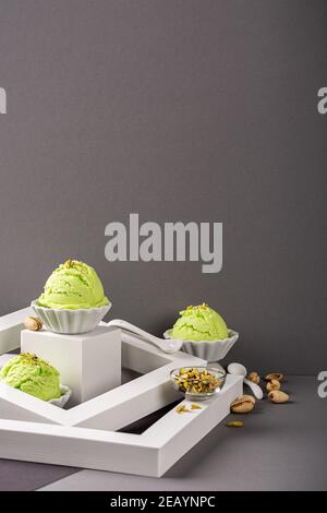 Une cuillère de glace à la pistache maison Banque D'Images